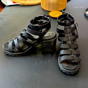 🔥 3 for 35 🔥 Chunky Chinese Laundry Heels 🔥 3 for 35 🔥